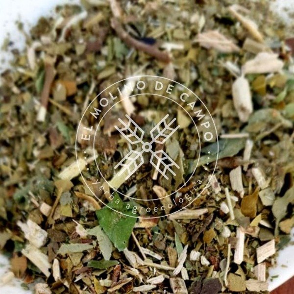 Yerba mate barbacuá compuesta con hojas de naranja y cocú